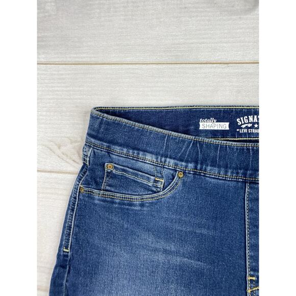 Levis Signature Jeans Womens 16S Shaping Pull On Super Skinny Stretch Blue Denim - Picture 2 of 11
